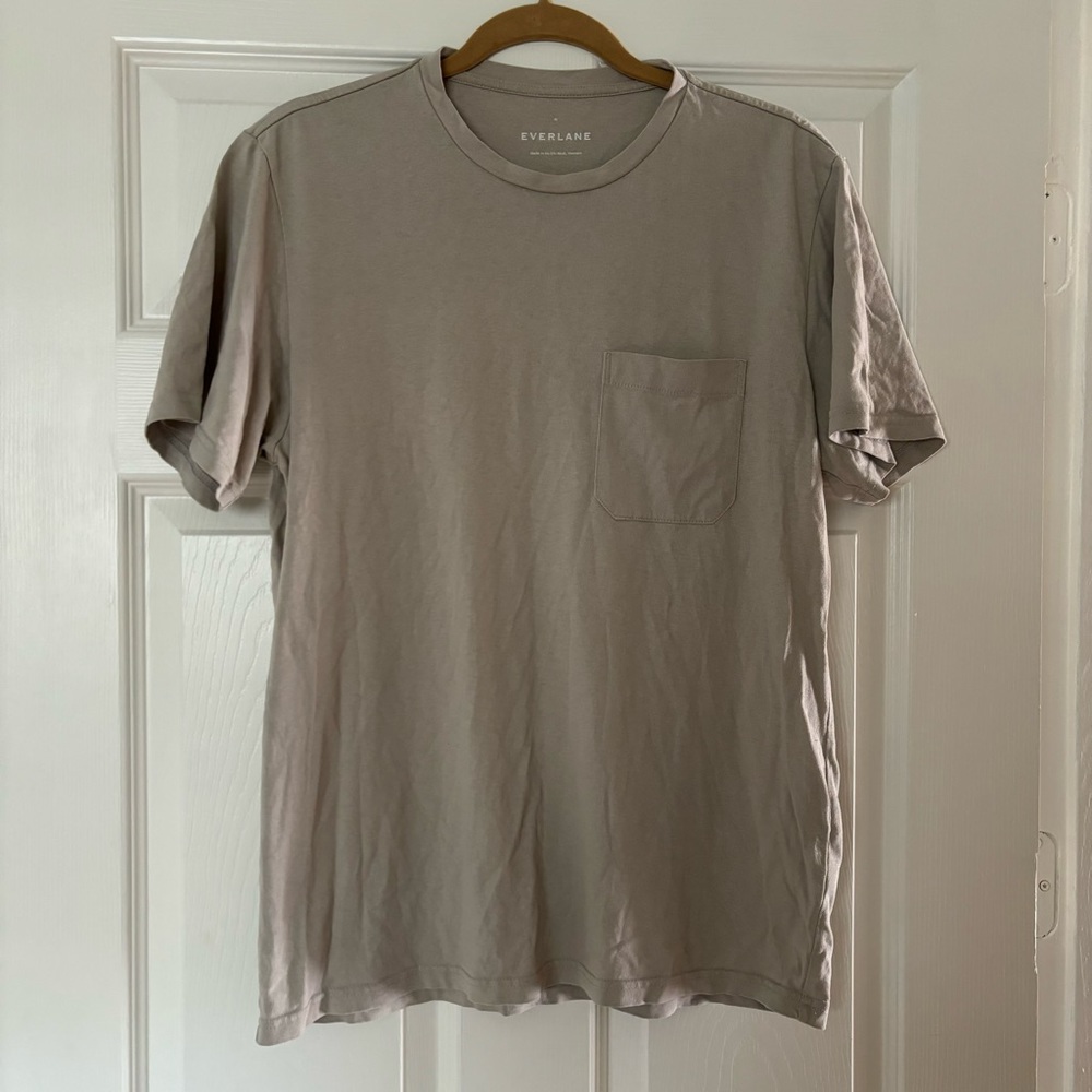 Everlane Men’s Pocket Tee Shirt Size Medium Beige 100% Cotton